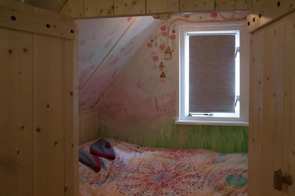 ווינטרסווייק Groepsaccommodatie Kom In De Bedstee Sprookje מראה חיצוני תמונה
