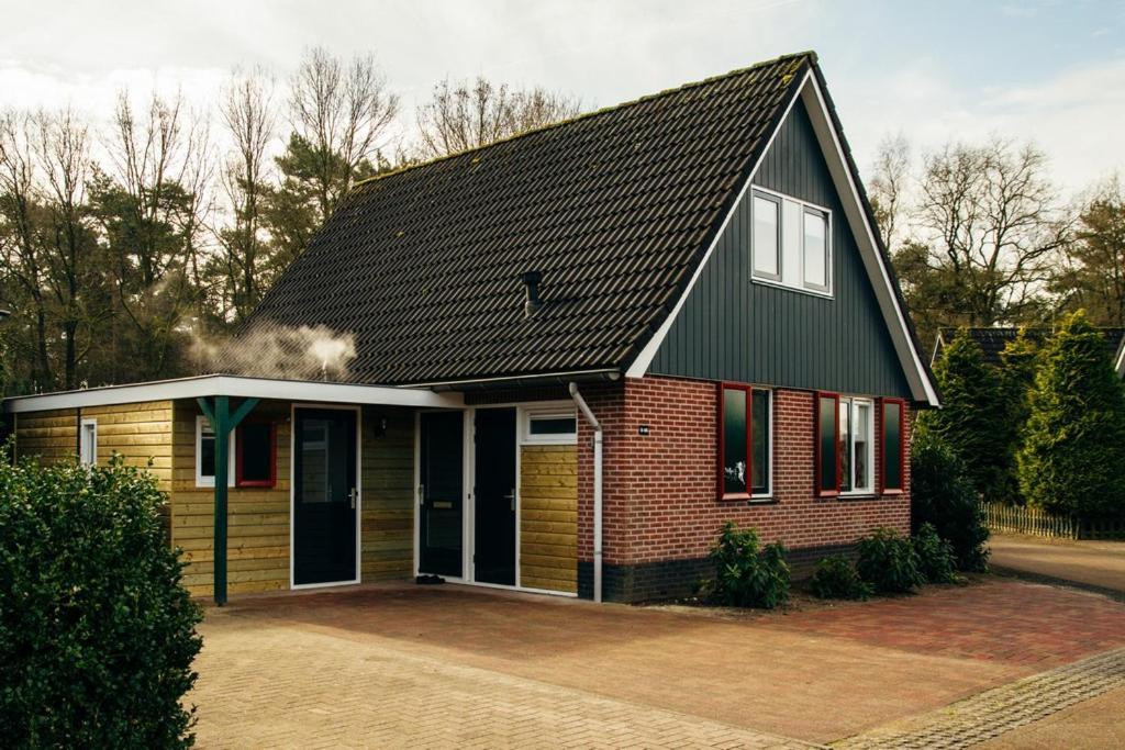 ווינטרסווייק Groepsaccommodatie Kom In De Bedstee Sprookje מראה חיצוני תמונה